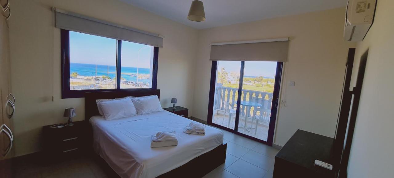 Stay Trinity Beach Apts Паралимни Экстерьер фото