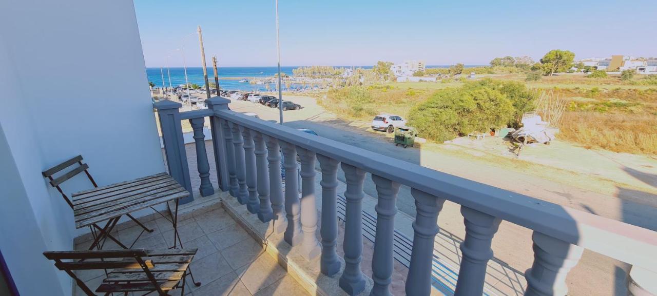 Stay Trinity Beach Apts Паралимни Экстерьер фото