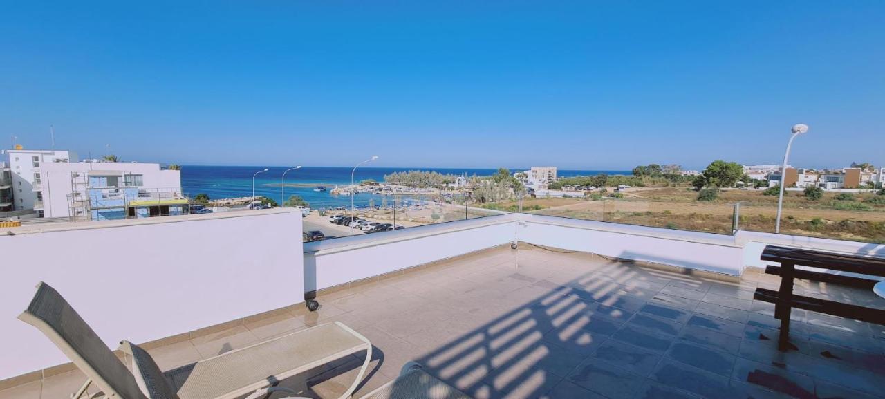 Stay Trinity Beach Apts Паралимни Экстерьер фото
